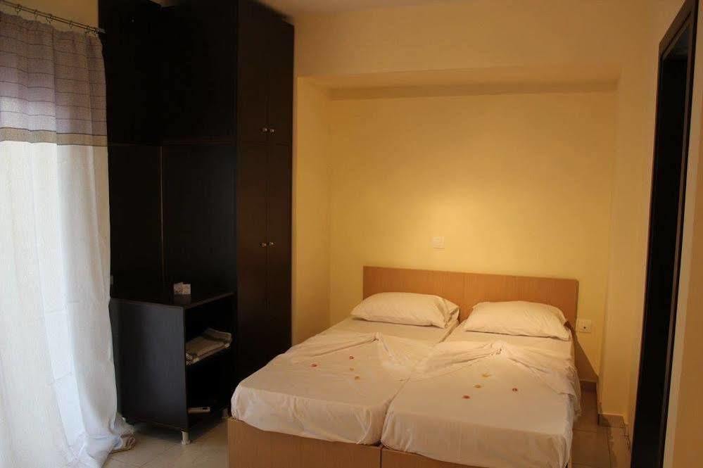 Helen Apartments ريثيمنو المظهر الخارجي الصورة