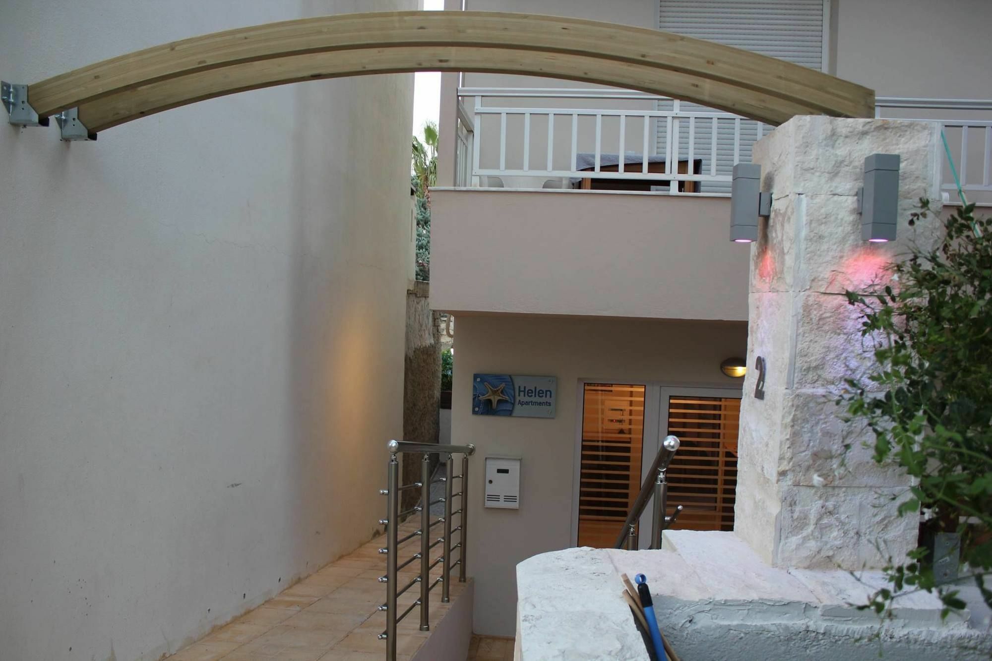Helen Apartments ريثيمنو المظهر الخارجي الصورة