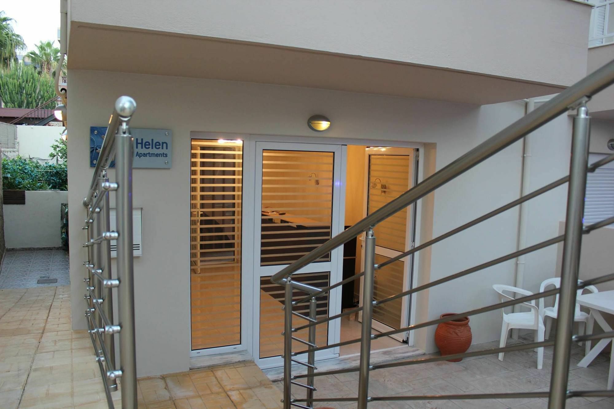 Helen Apartments ريثيمنو المظهر الخارجي الصورة