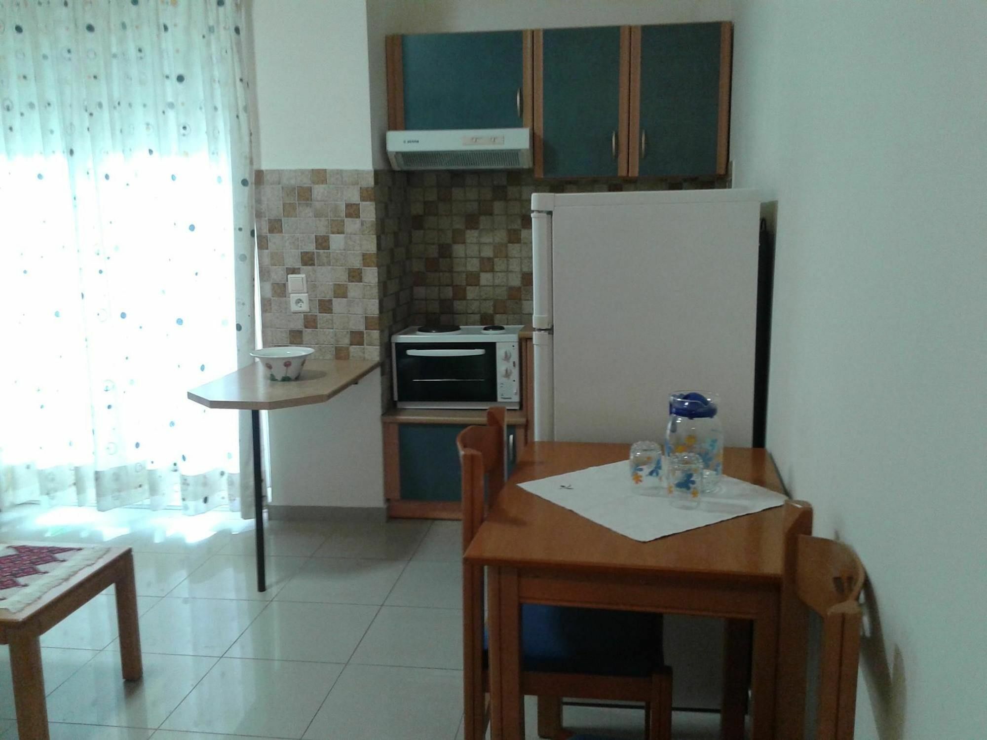 Helen Apartments ريثيمنو المظهر الخارجي الصورة